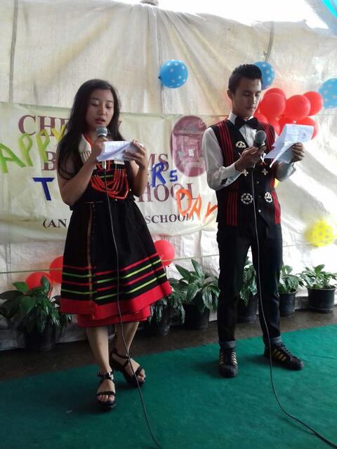 COMPERES