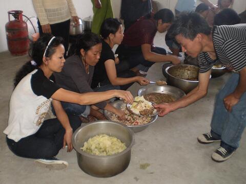 LUNCH TIME 