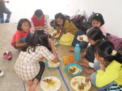 LUNCH TIME 