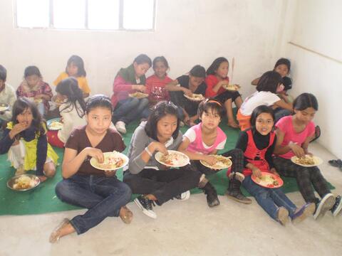 LUNCH TIME 