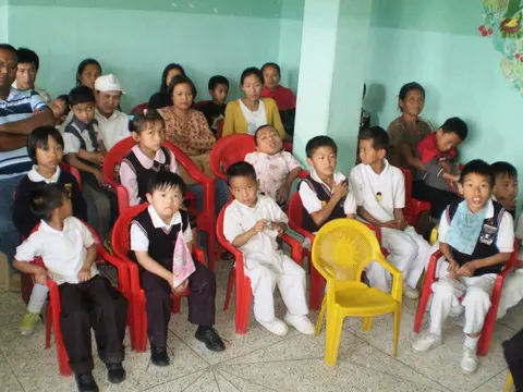 A SECTION OF PARENTS WITH STUDENTS