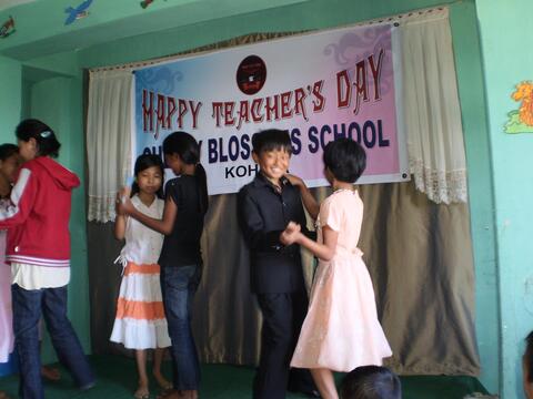 COUPLE DANCE