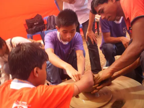 HAND ON POTTERY BY ROUKOWEGTUO